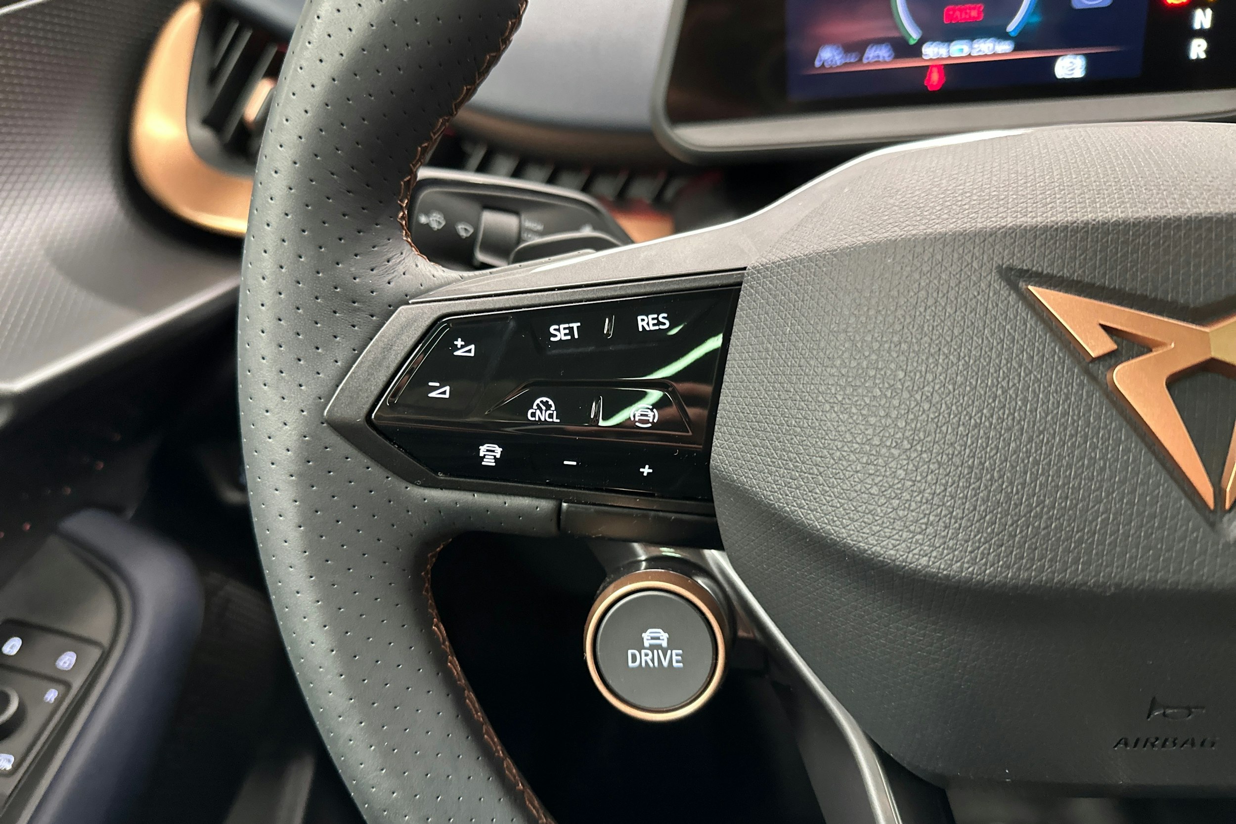 beige CUPRA Tavascan 2025 kuva 15.