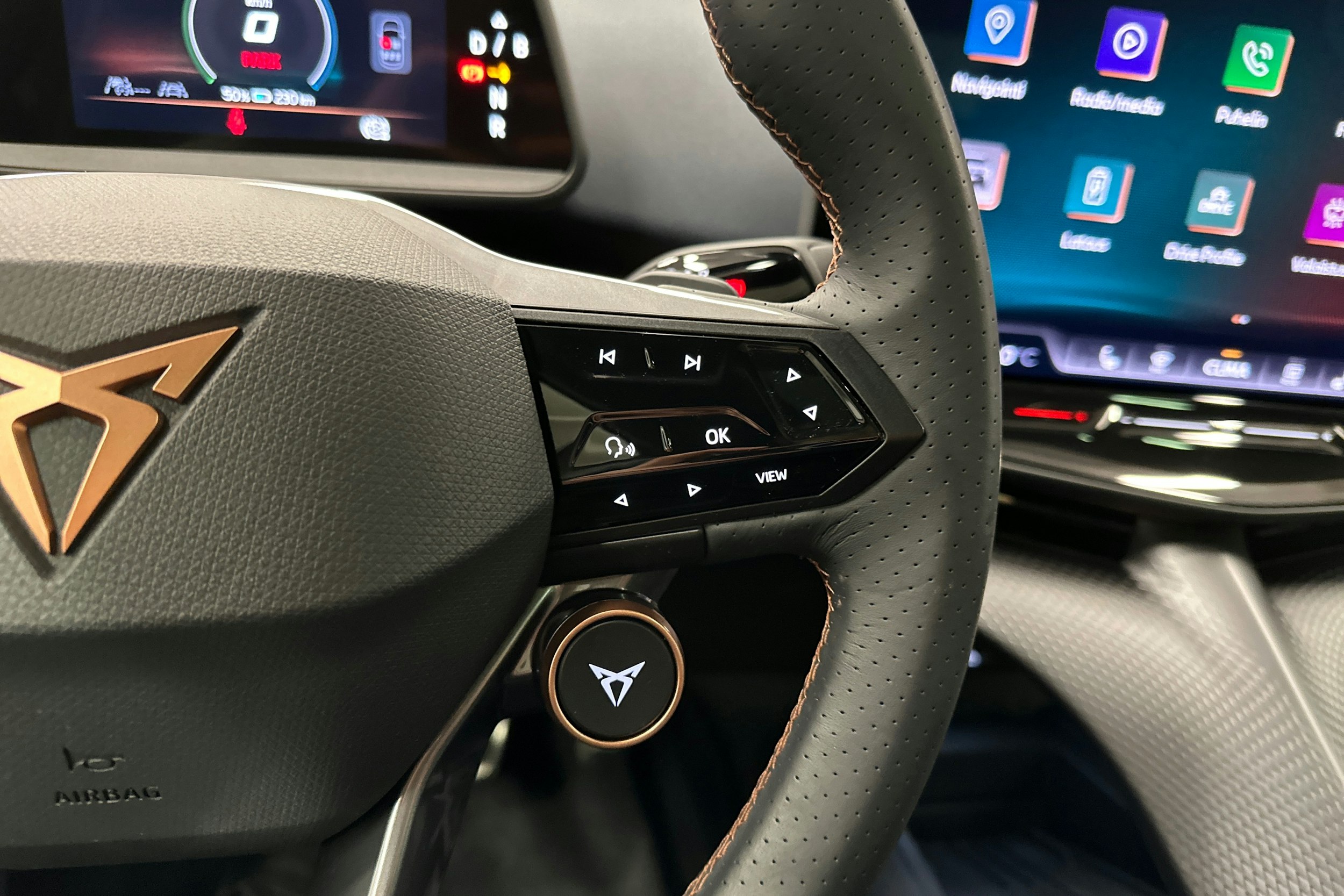 beige CUPRA Tavascan 2025 kuva 16.