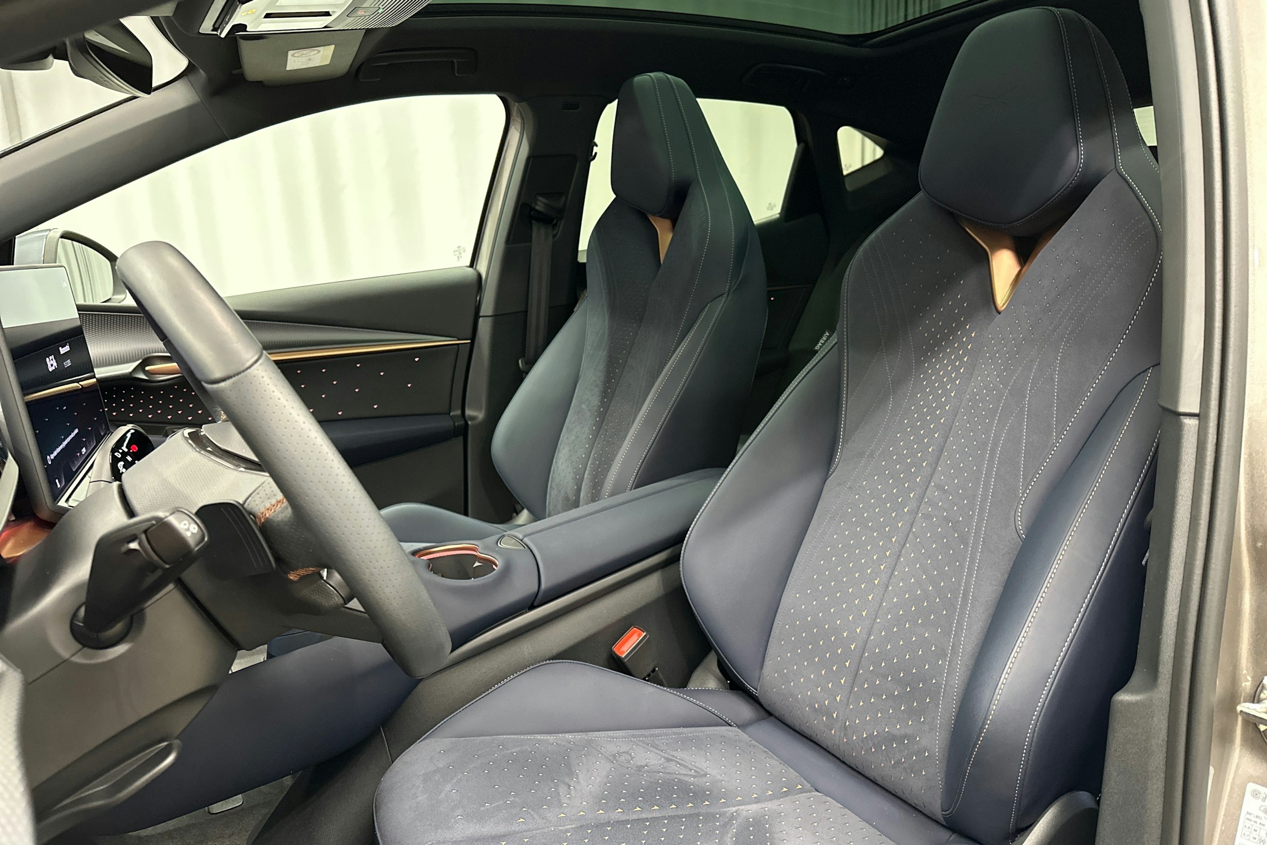 beige CUPRA Tavascan 2025 kuva 35.