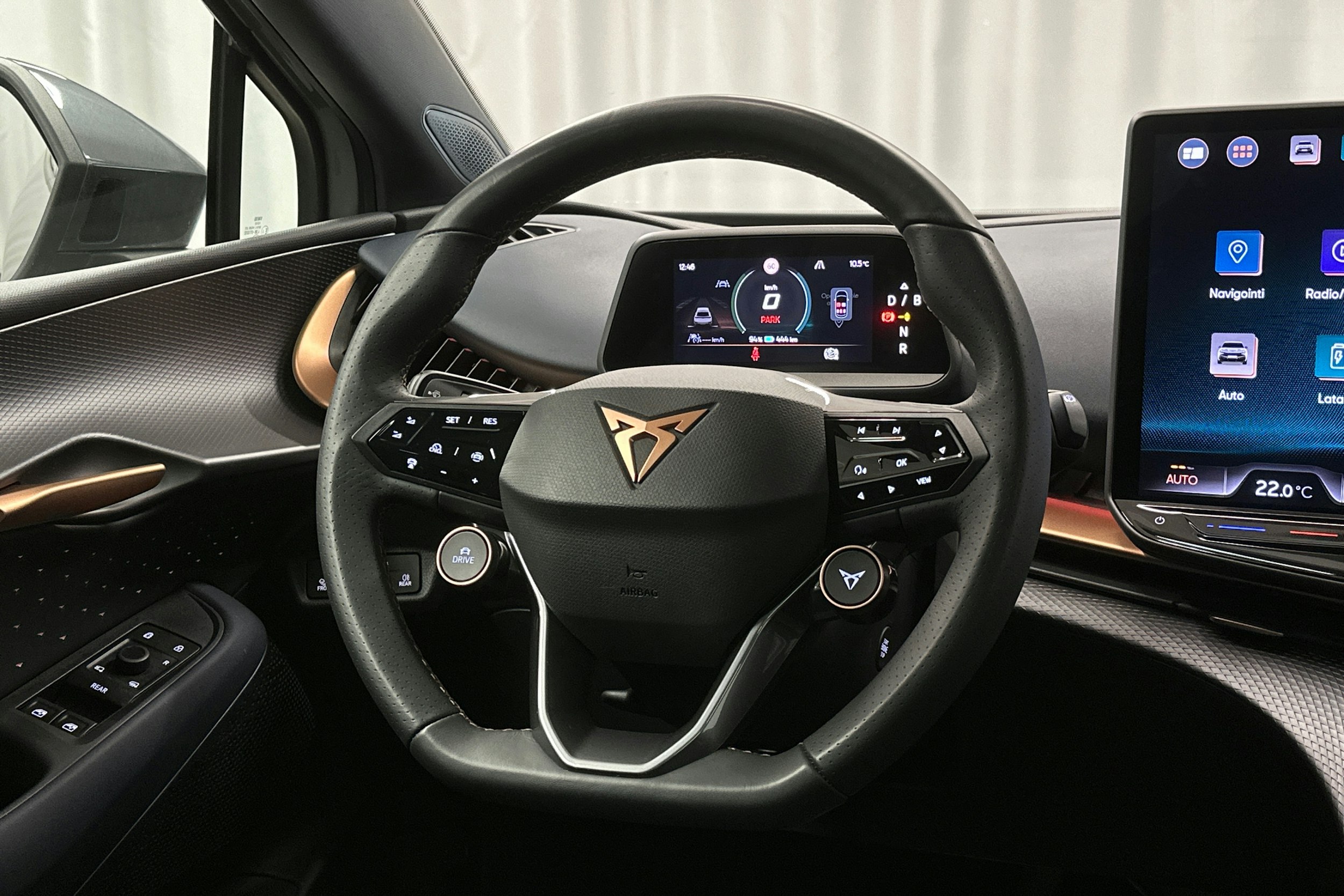 keltainen CUPRA Tavascan 2025 kuva 16.