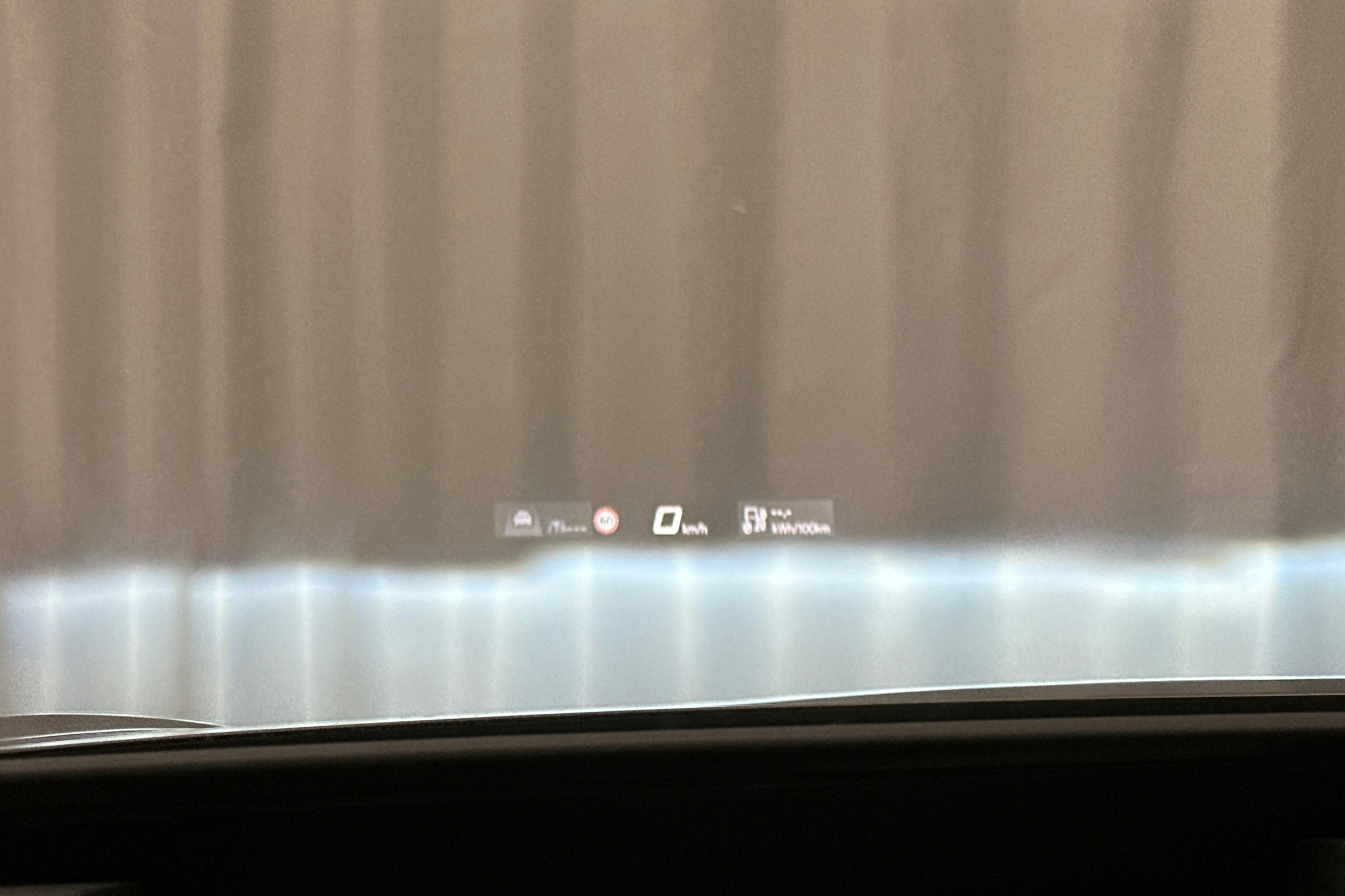 keltainen CUPRA Tavascan 2025 kuva 18.