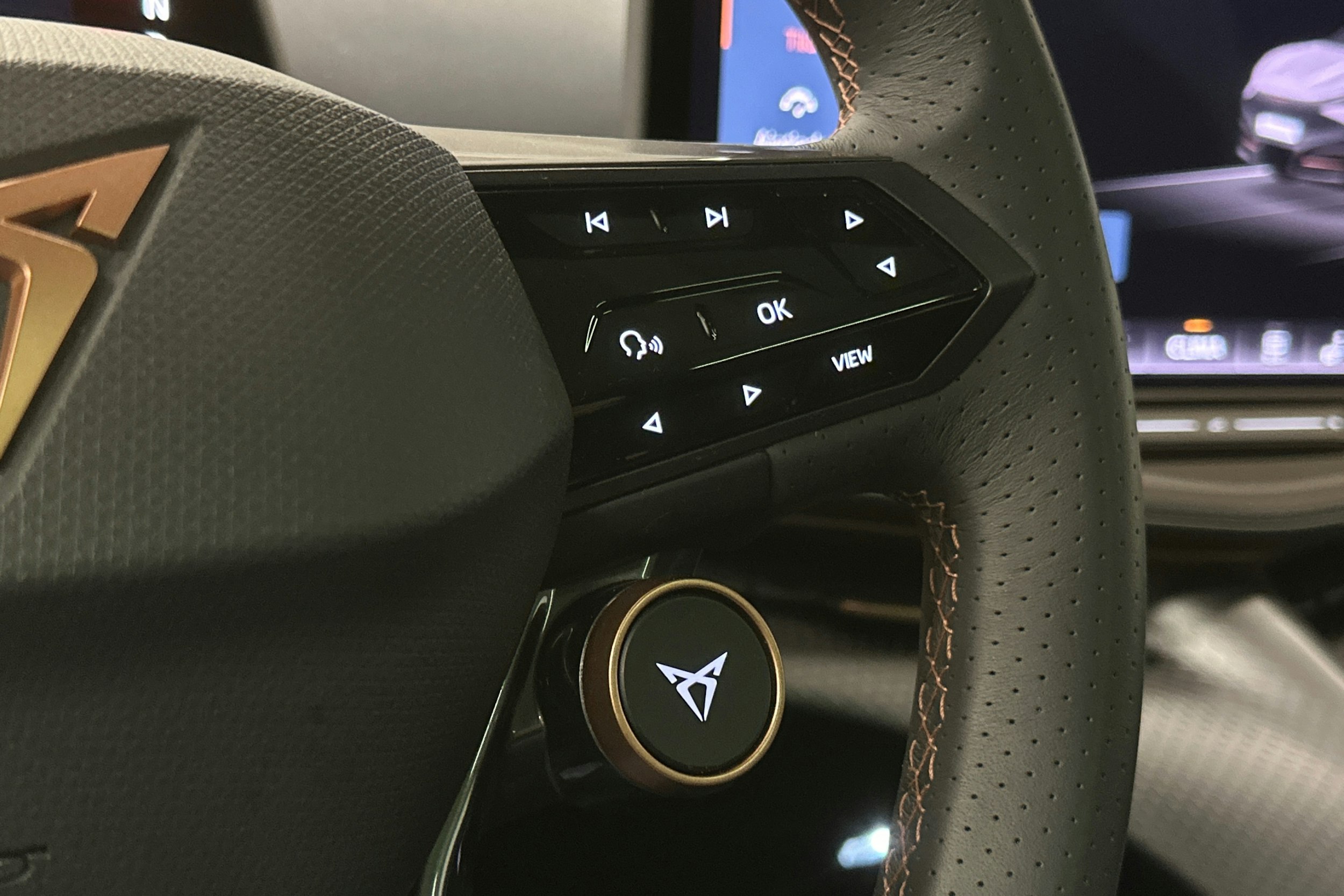 keltainen CUPRA Tavascan 2025 kuva 21.