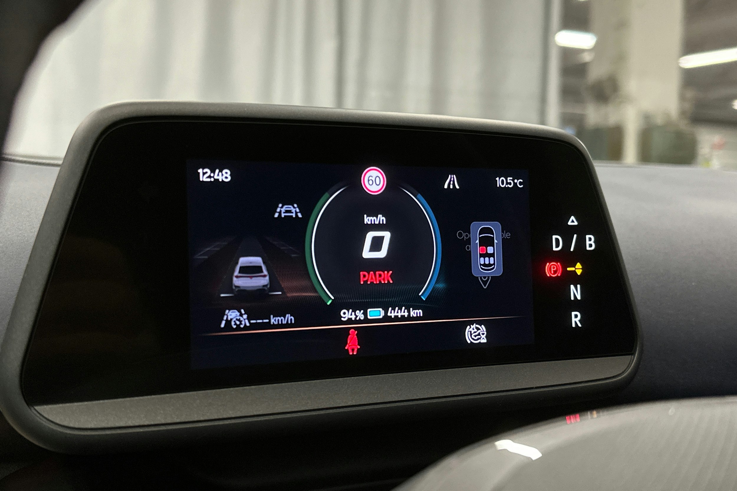 keltainen CUPRA Tavascan 2025 kuva 22.