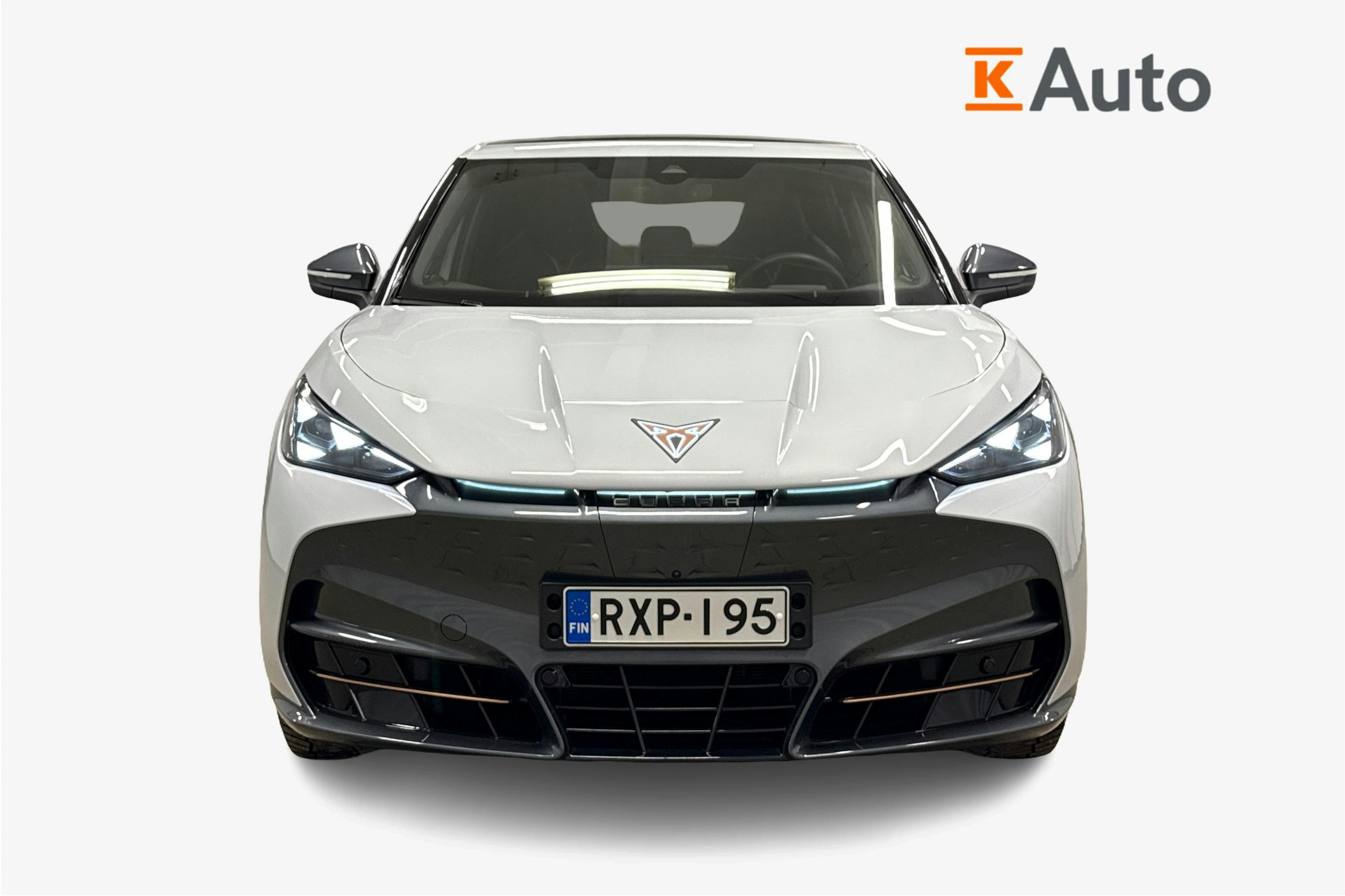 valkoinen CUPRA Tavascan 2025 kuva 5.