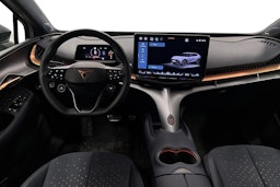 valkoinen CUPRA Tavascan 2025 kuva 9.