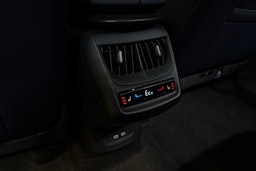 valkoinen CUPRA Tavascan 2025 kuva 14.