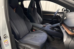 valkoinen CUPRA Tavascan 2025 kuva 16.