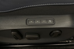 valkoinen CUPRA Tavascan 2025 kuva 18.