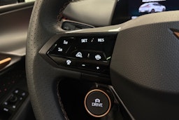 valkoinen CUPRA Tavascan 2025 kuva 19.