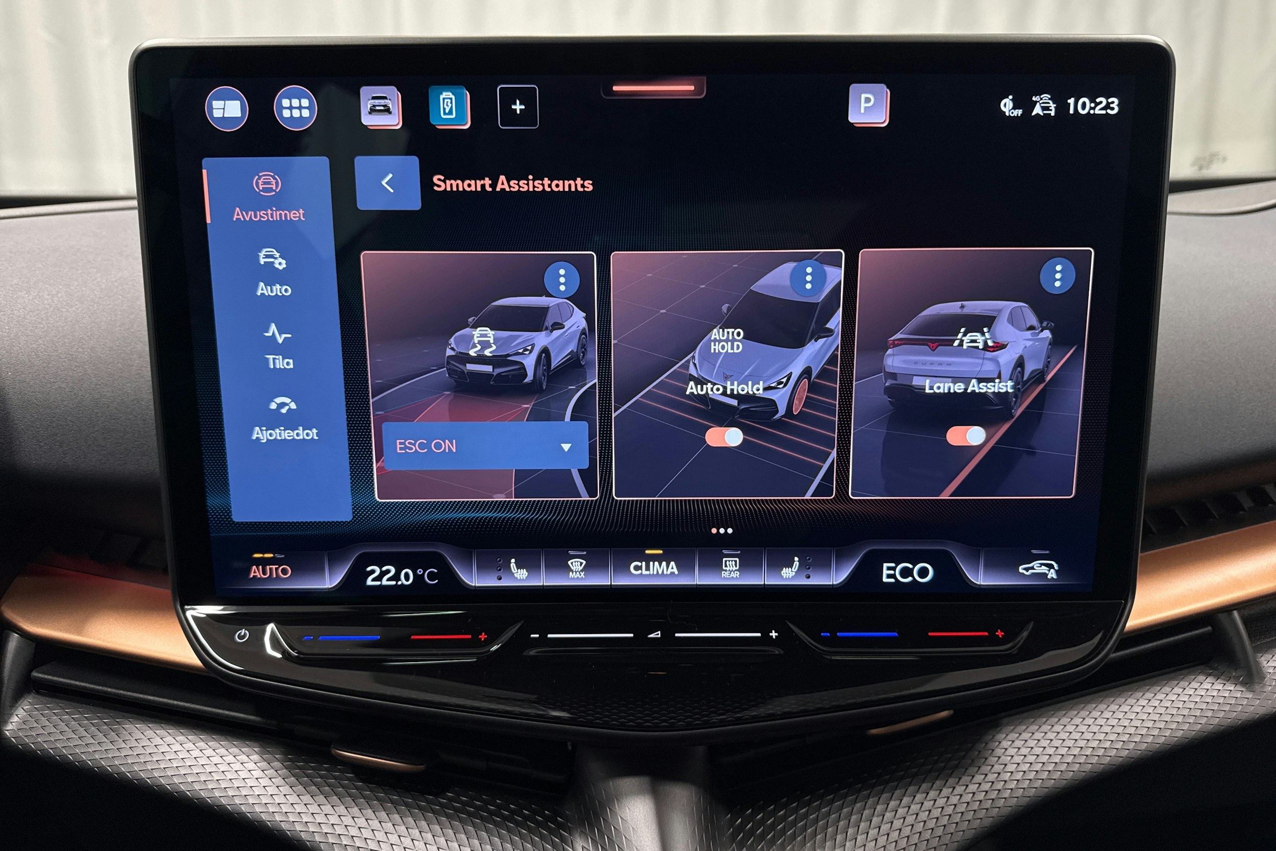 valkoinen CUPRA Tavascan 2025 kuva 23.