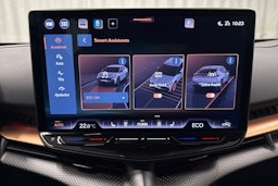 valkoinen CUPRA Tavascan 2025 kuva 23.