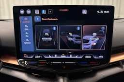 valkoinen CUPRA Tavascan 2025 kuva 24.