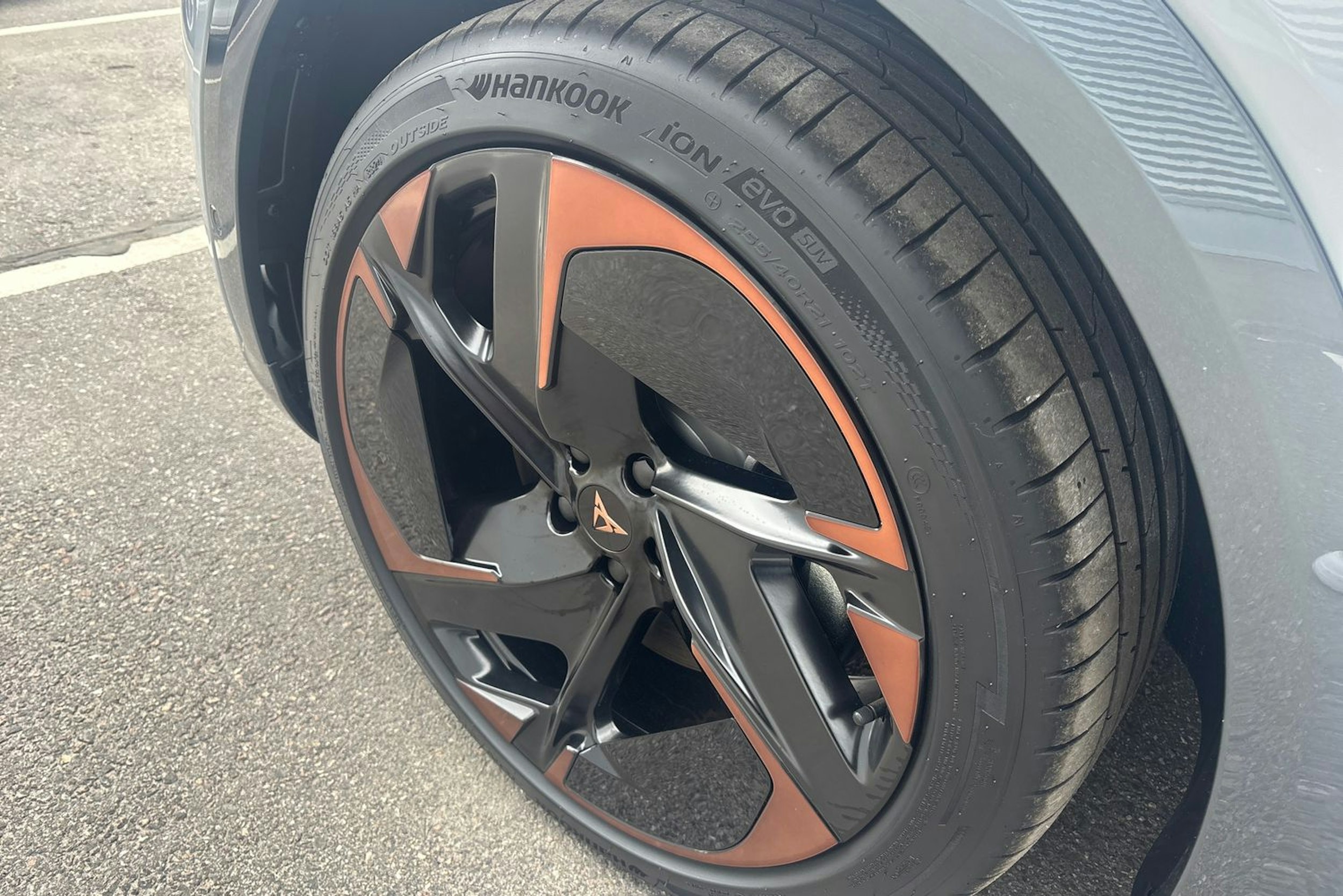 met. harmaa CUPRA Tavascan 2025 kuva 10.