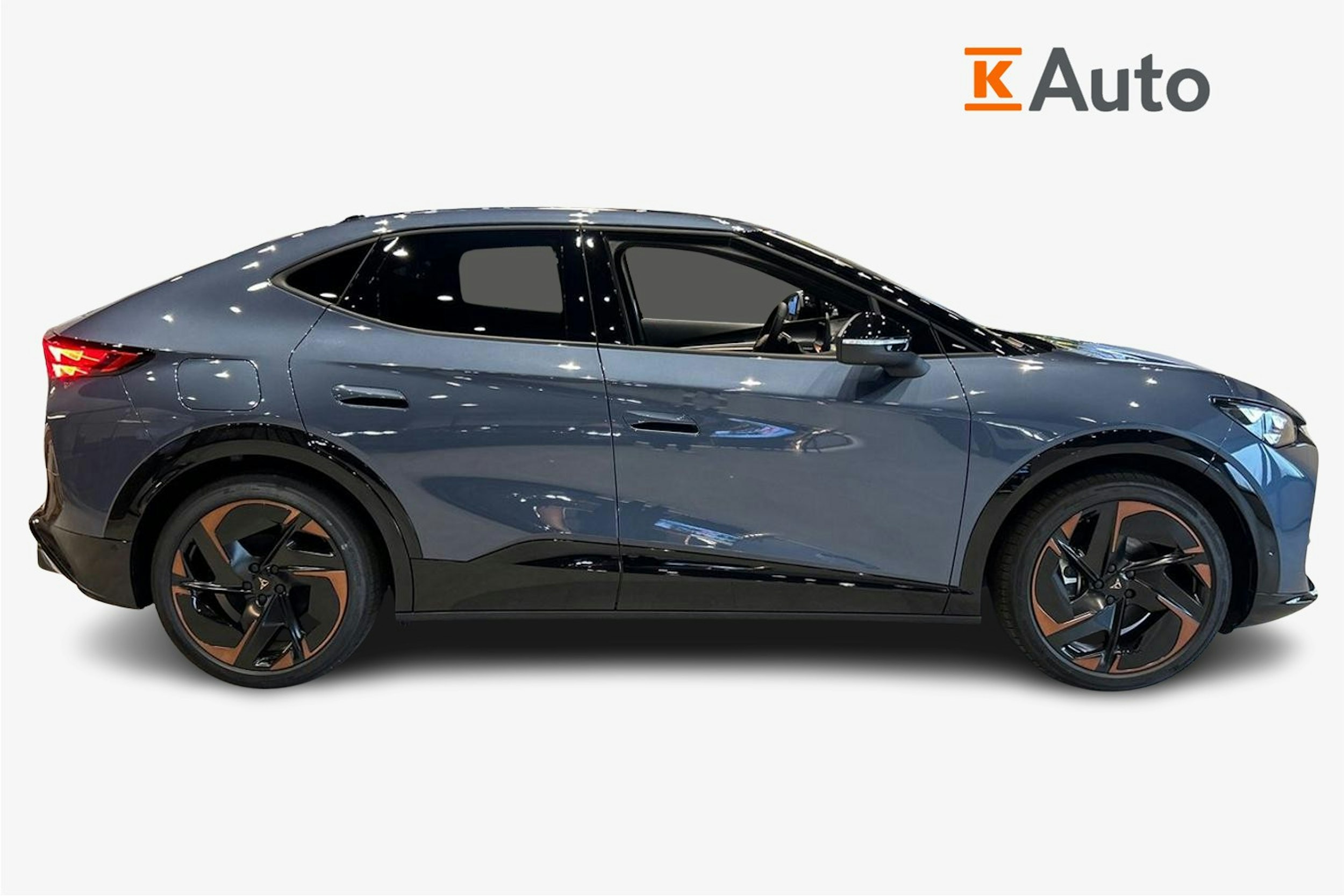 sininen CUPRA Tavascan 2025 kuva 5.