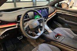 sininen CUPRA Tavascan 2025 kuva 6.