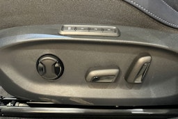 sininen CUPRA Tavascan 2025 kuva 12.