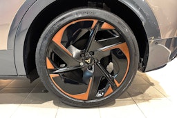 ruskea (beige) CUPRA Tavascan 2025 kuva 10.