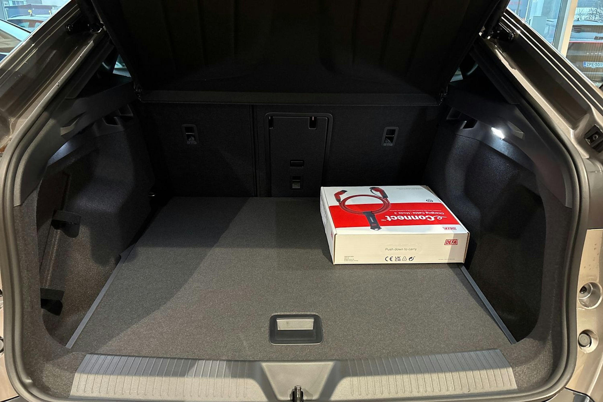 ruskea (beige) CUPRA Tavascan 2025 kuva 11.