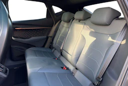 ruskea (beige) CUPRA Tavascan 2025 kuva 8.