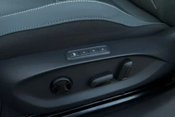 ruskea (beige) CUPRA Tavascan 2025 kuva 15.