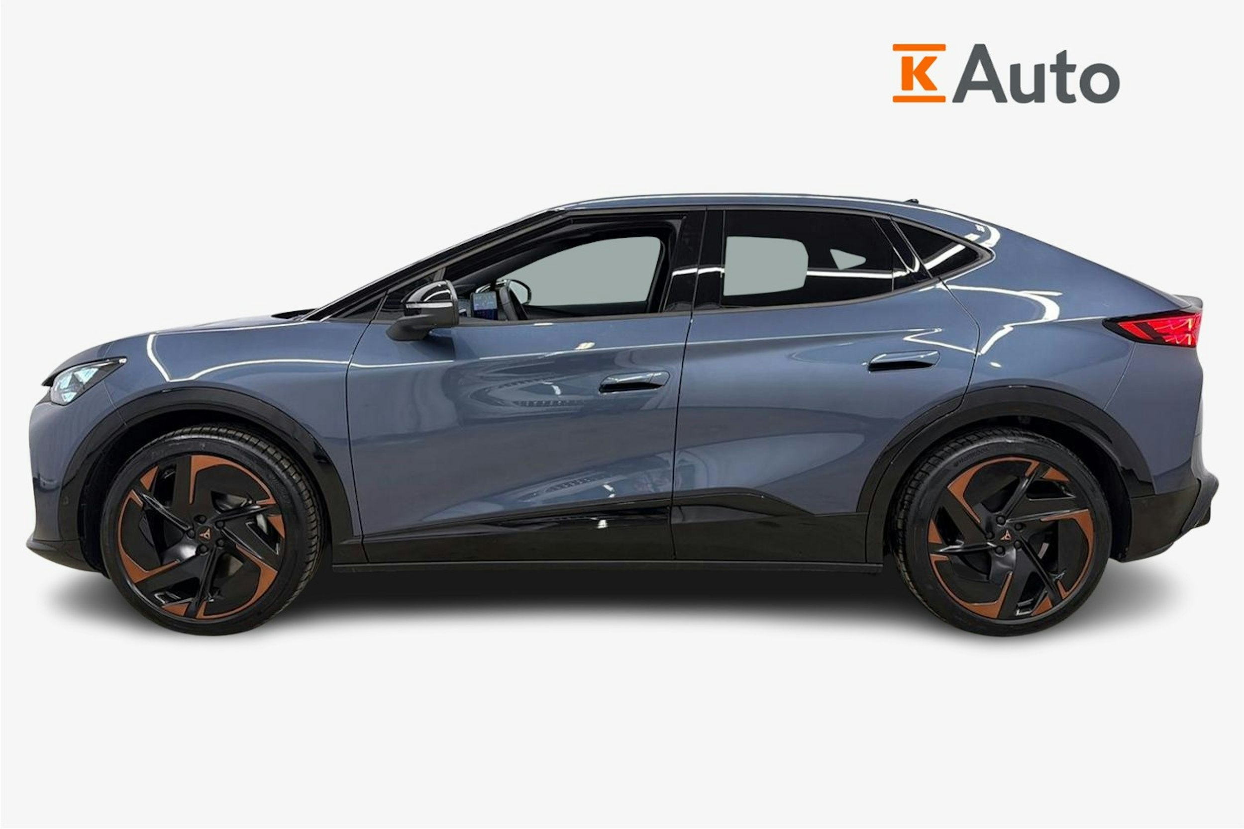 sininen CUPRA Tavascan 2026 kuva 5.