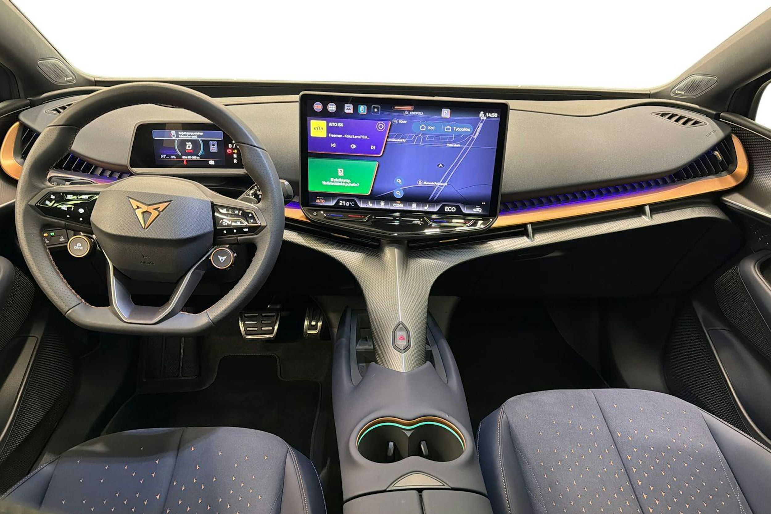 sininen CUPRA Tavascan 2026 kuva 7.