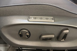 sininen CUPRA Tavascan 2026 kuva 13.