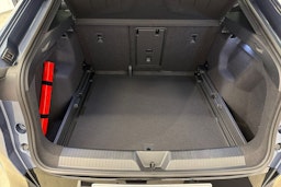 sininen CUPRA Tavascan 2026 kuva 16.