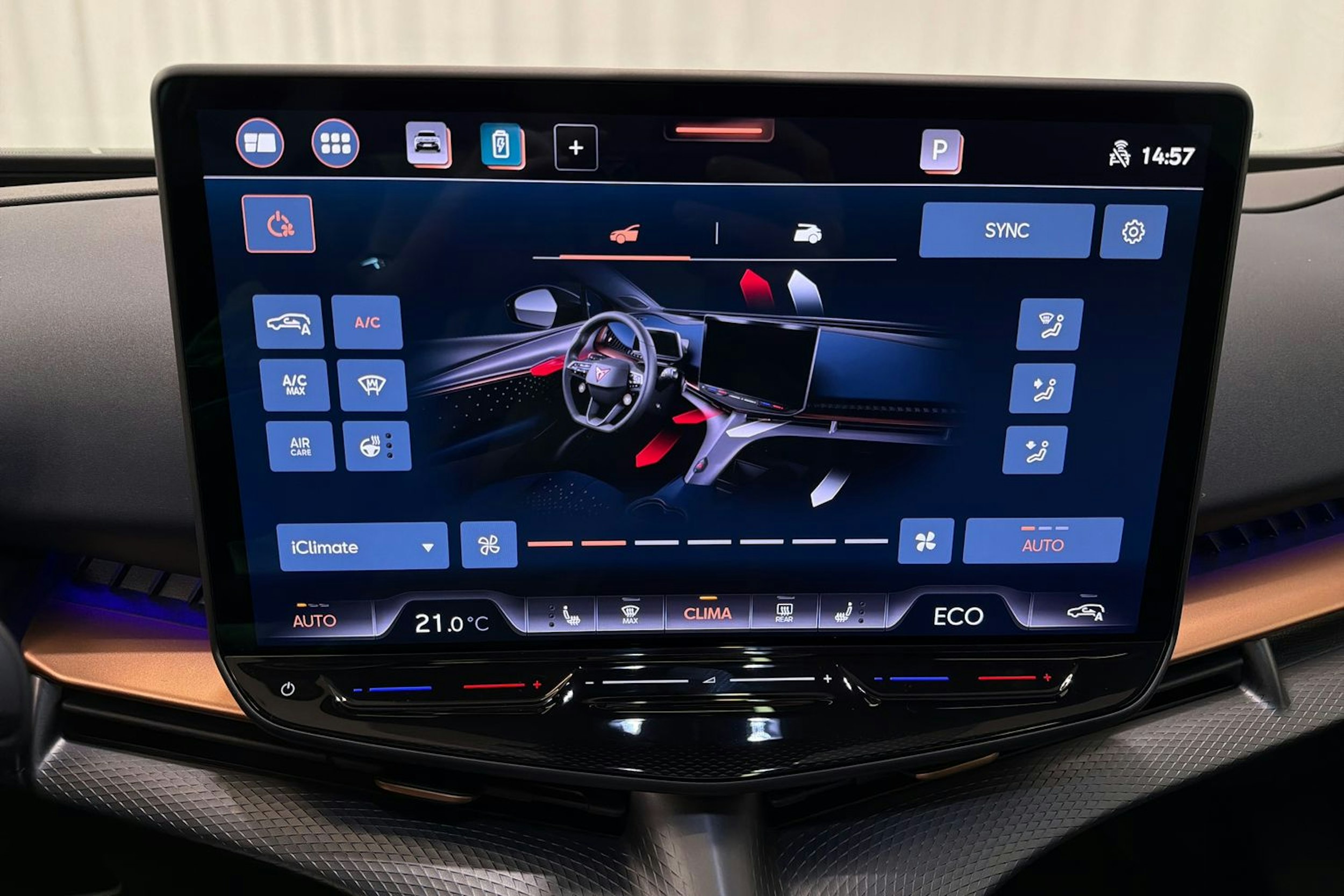 sininen CUPRA Tavascan 2026 kuva 21.