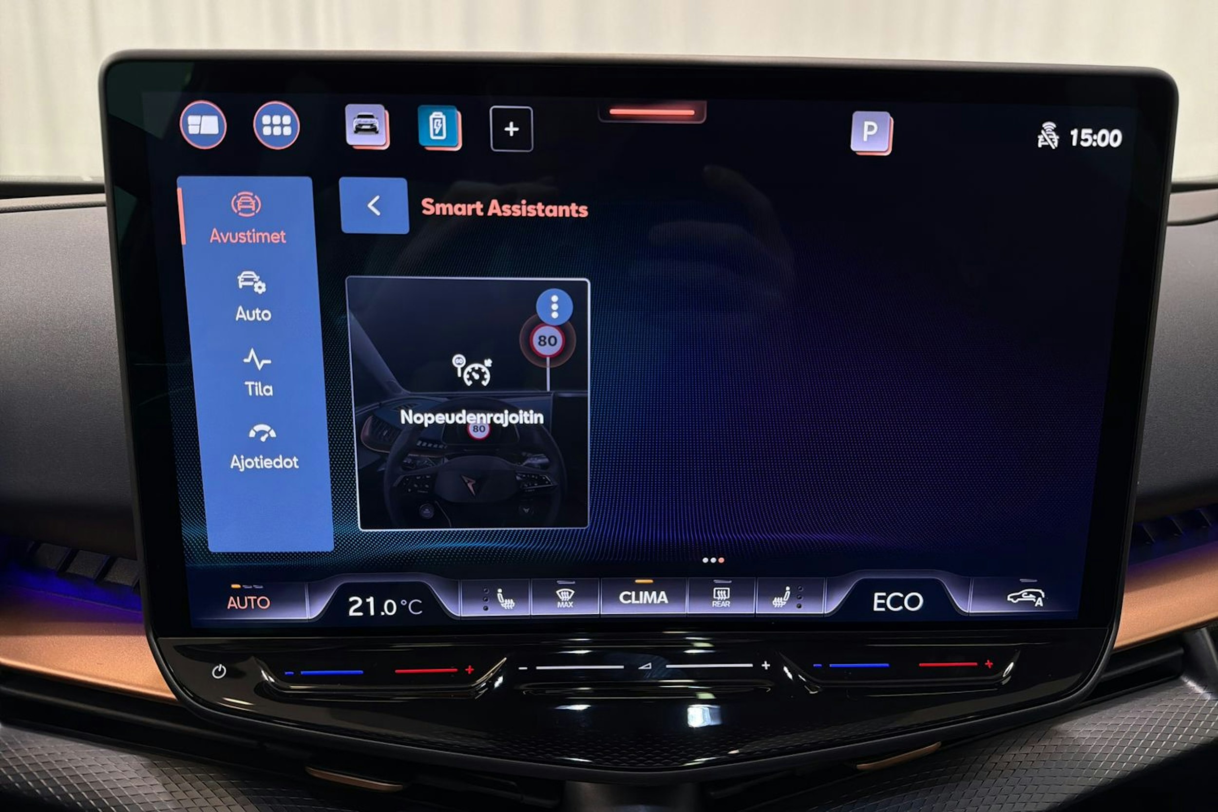 sininen CUPRA Tavascan 2026 kuva 28.