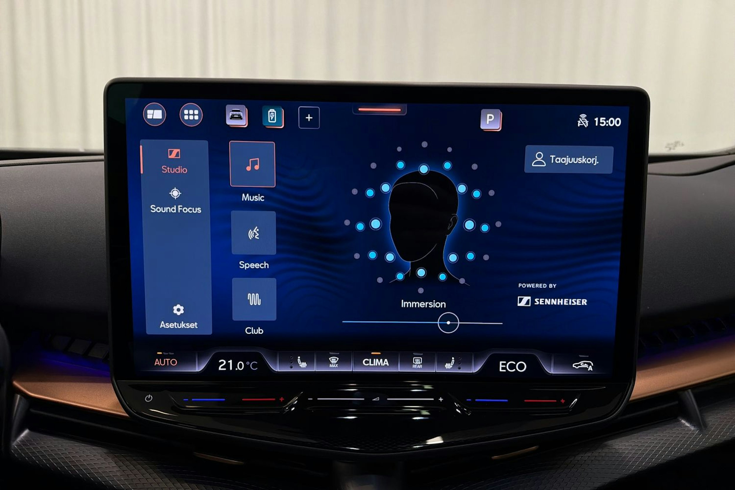 sininen CUPRA Tavascan 2026 kuva 29.