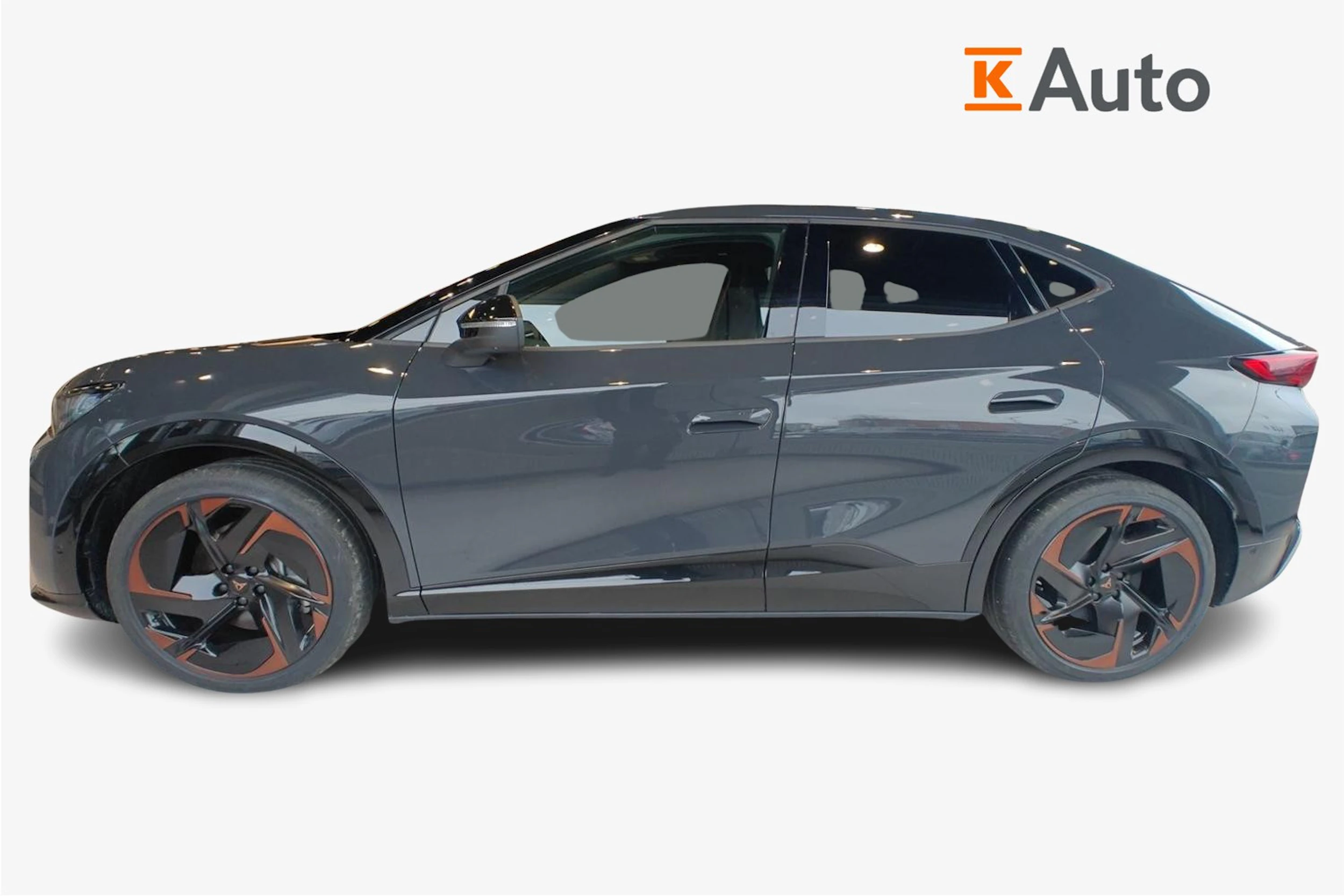 harmaa CUPRA Tavascan 2026 kuva 5.