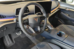 harmaa CUPRA Tavascan 2026 kuva 6.