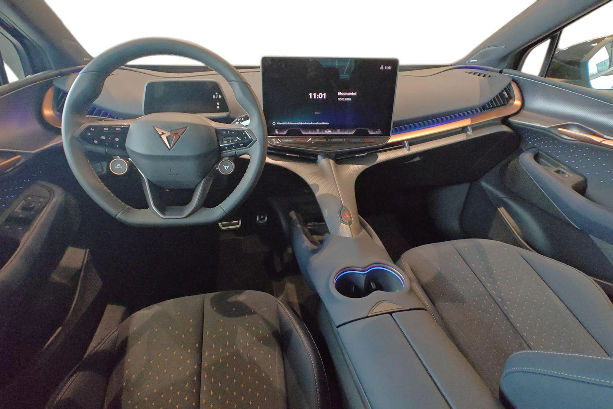 harmaa CUPRA Tavascan 2026 kuva 7.