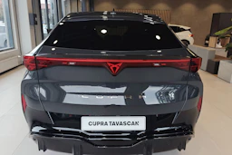 harmaa CUPRA Tavascan 2026 kuva 11.