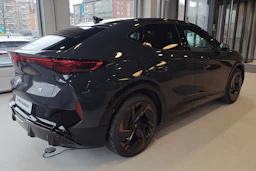 harmaa CUPRA Tavascan 2026 kuva 13.