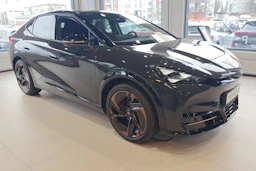 harmaa CUPRA Tavascan 2026 kuva 15.