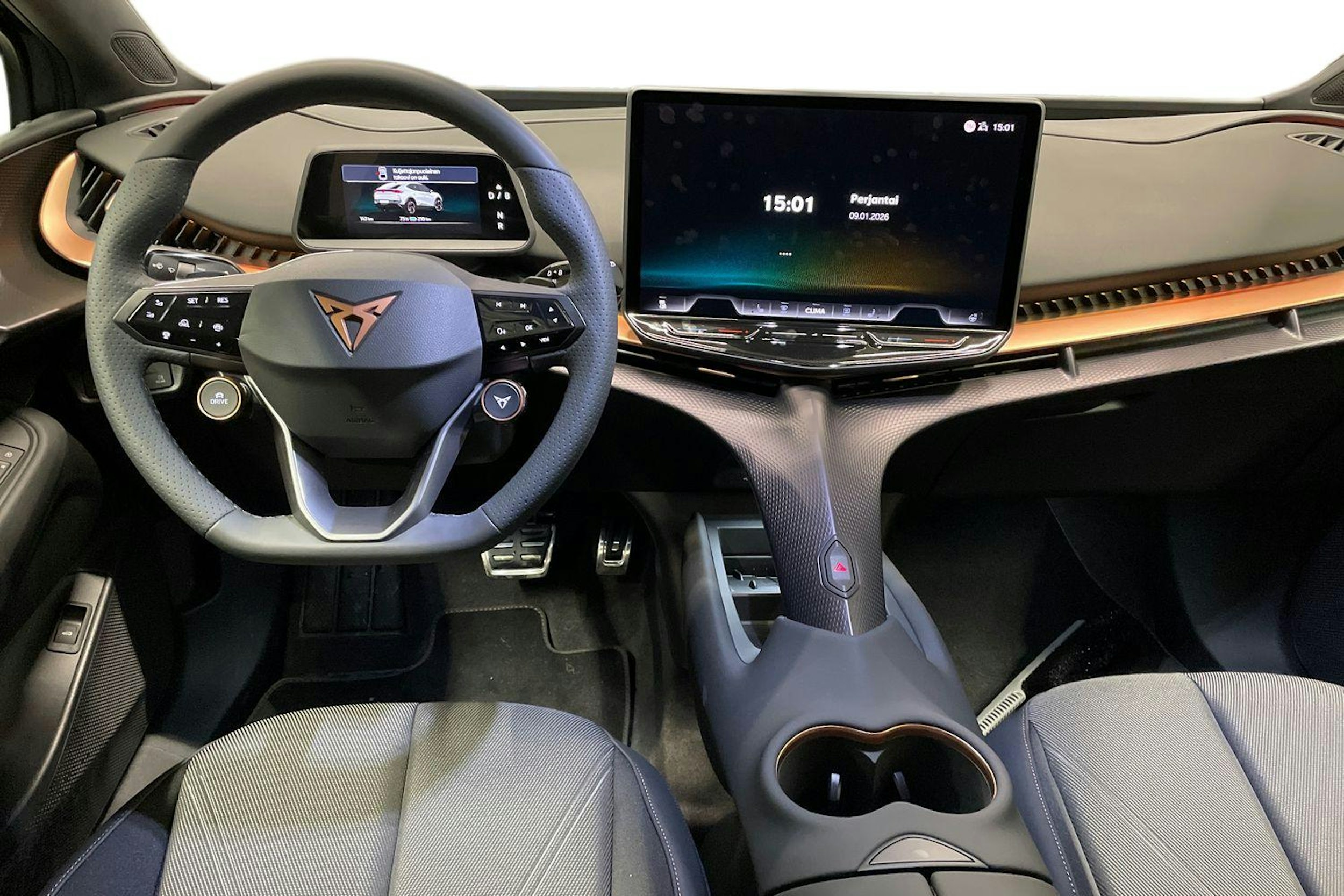 harmaa CUPRA Tavascan 2026 kuva 9.