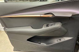 harmaa CUPRA Tavascan 2026 kuva 17.