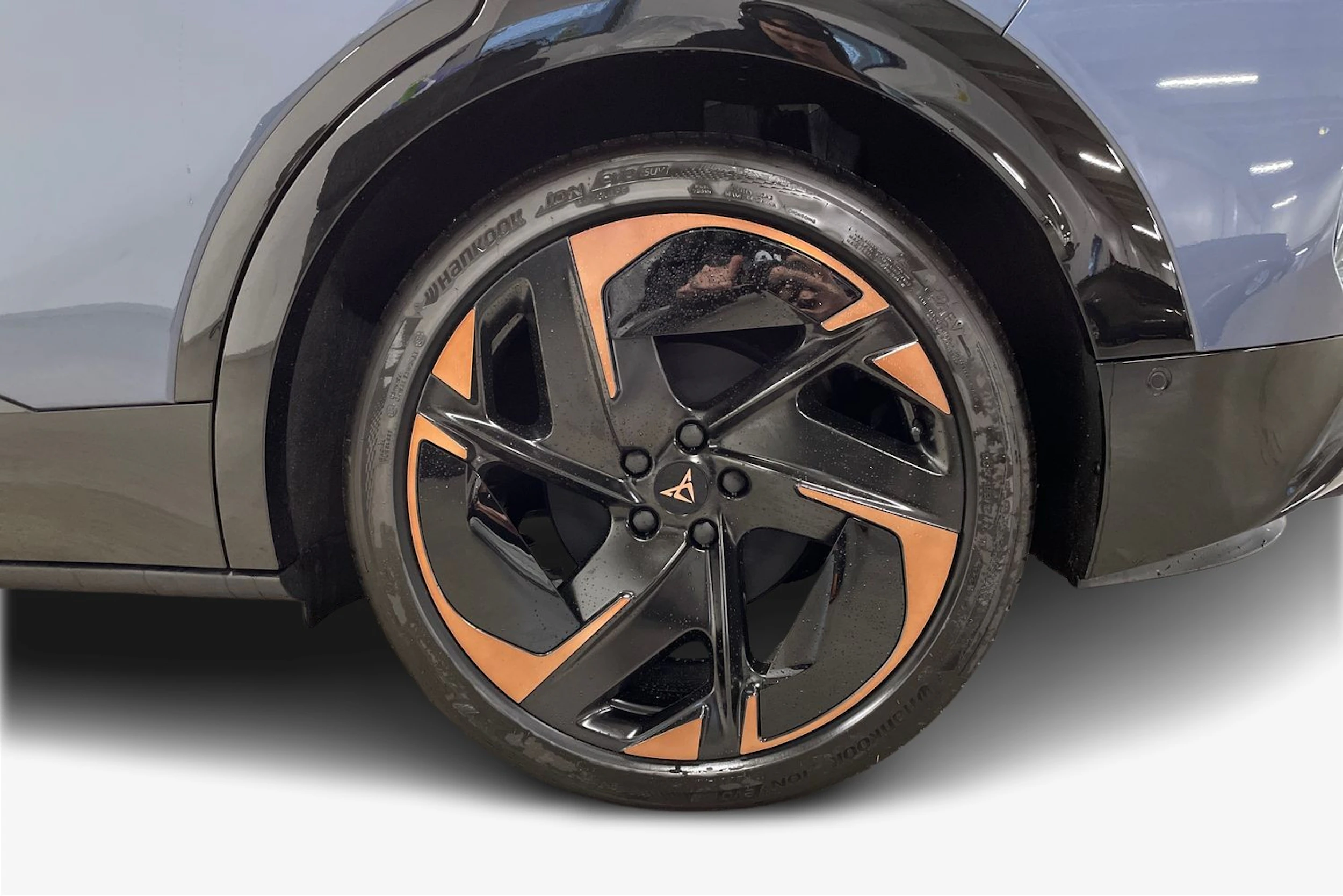 met. sininen CUPRA Tavascan 2026 kuva 9.