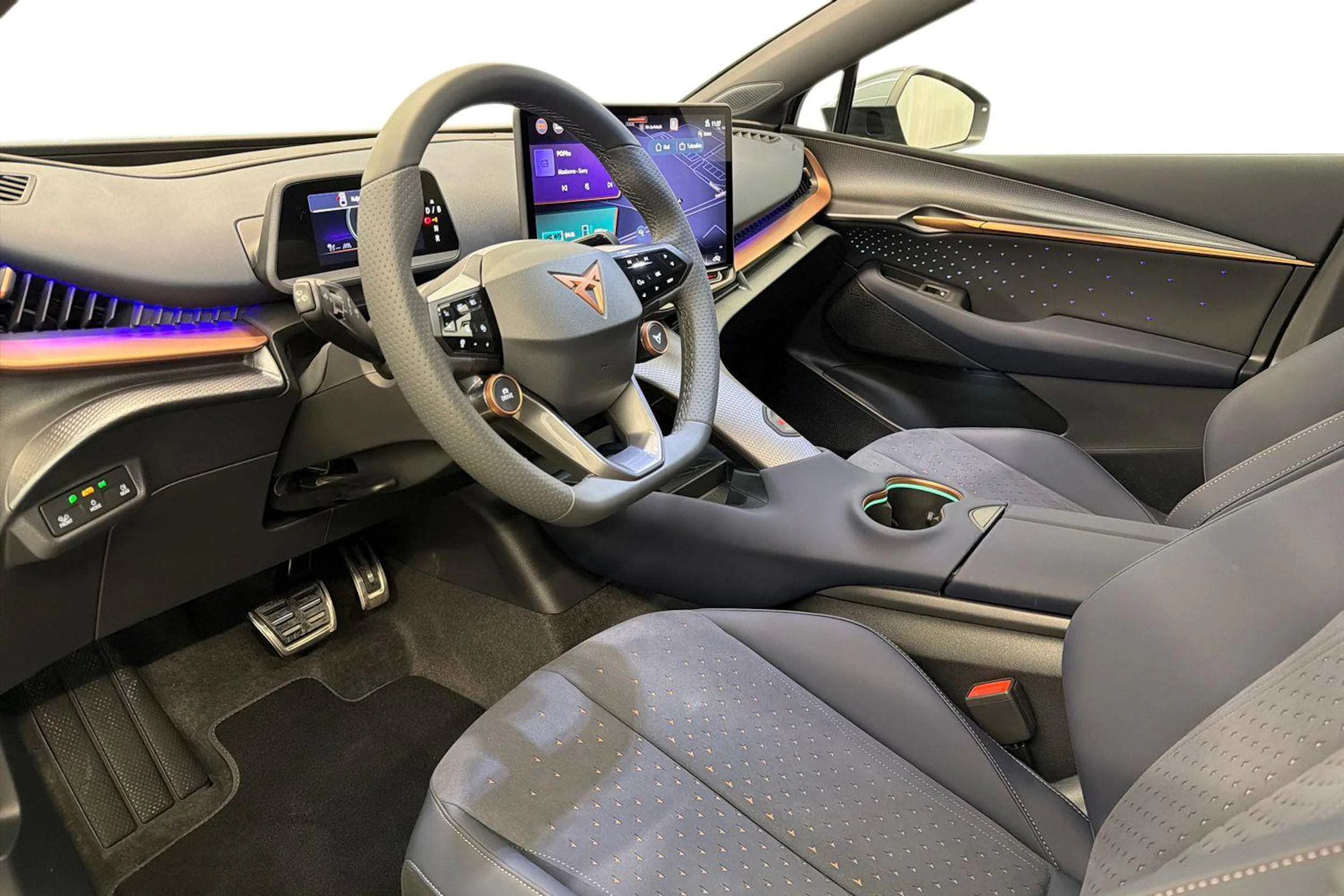 ruskea (beige) CUPRA Tavascan 2026 kuva 6.