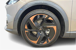 ruskea (beige) CUPRA Tavascan 2026 kuva 9.