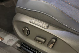 ruskea (beige) CUPRA Tavascan 2026 kuva 11.