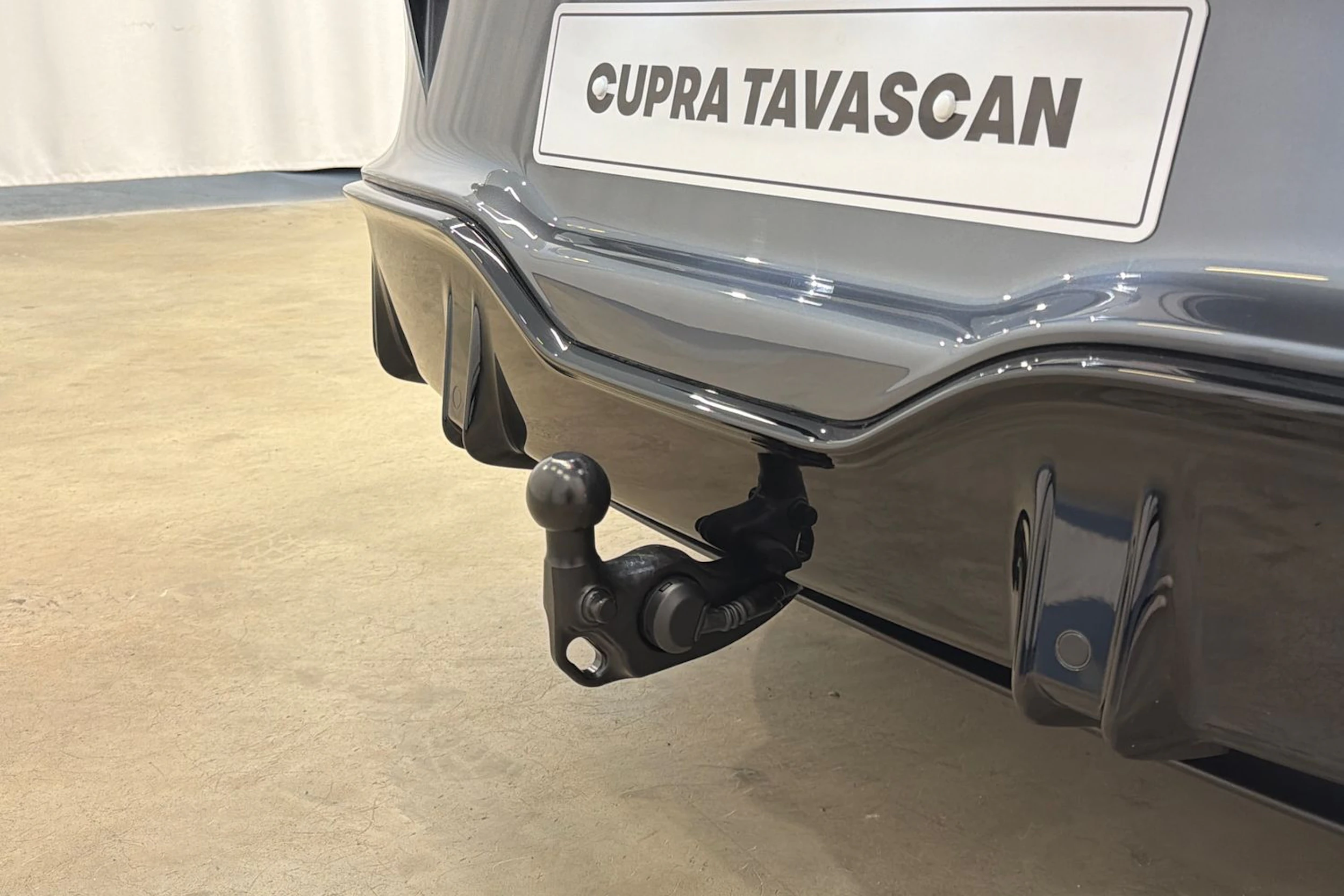 ruskea (beige) CUPRA Tavascan 2026 kuva 16.