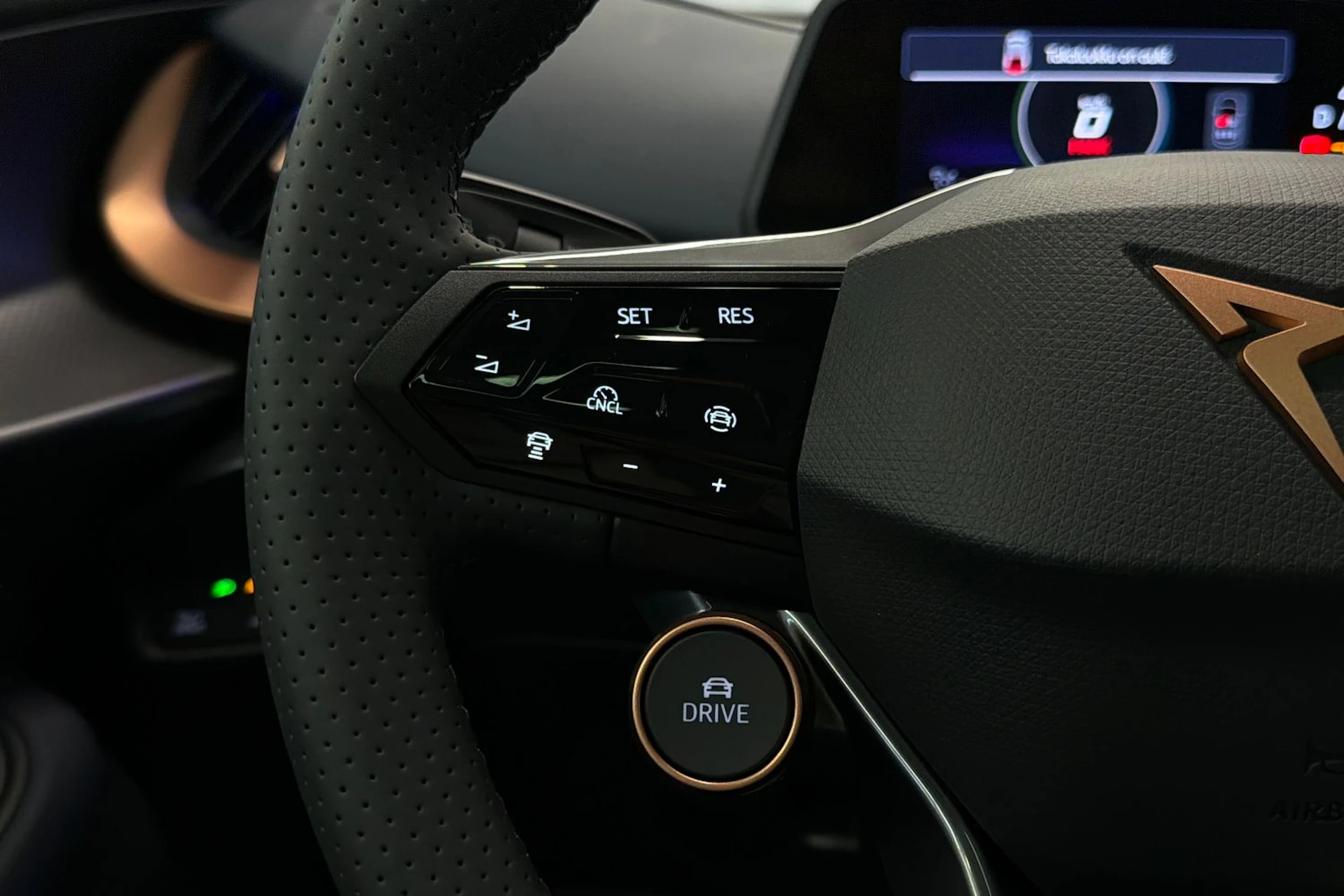 ruskea (beige) CUPRA Tavascan 2026 kuva 20.