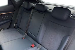 sininen CUPRA Tavascan 2026 kuva 8.