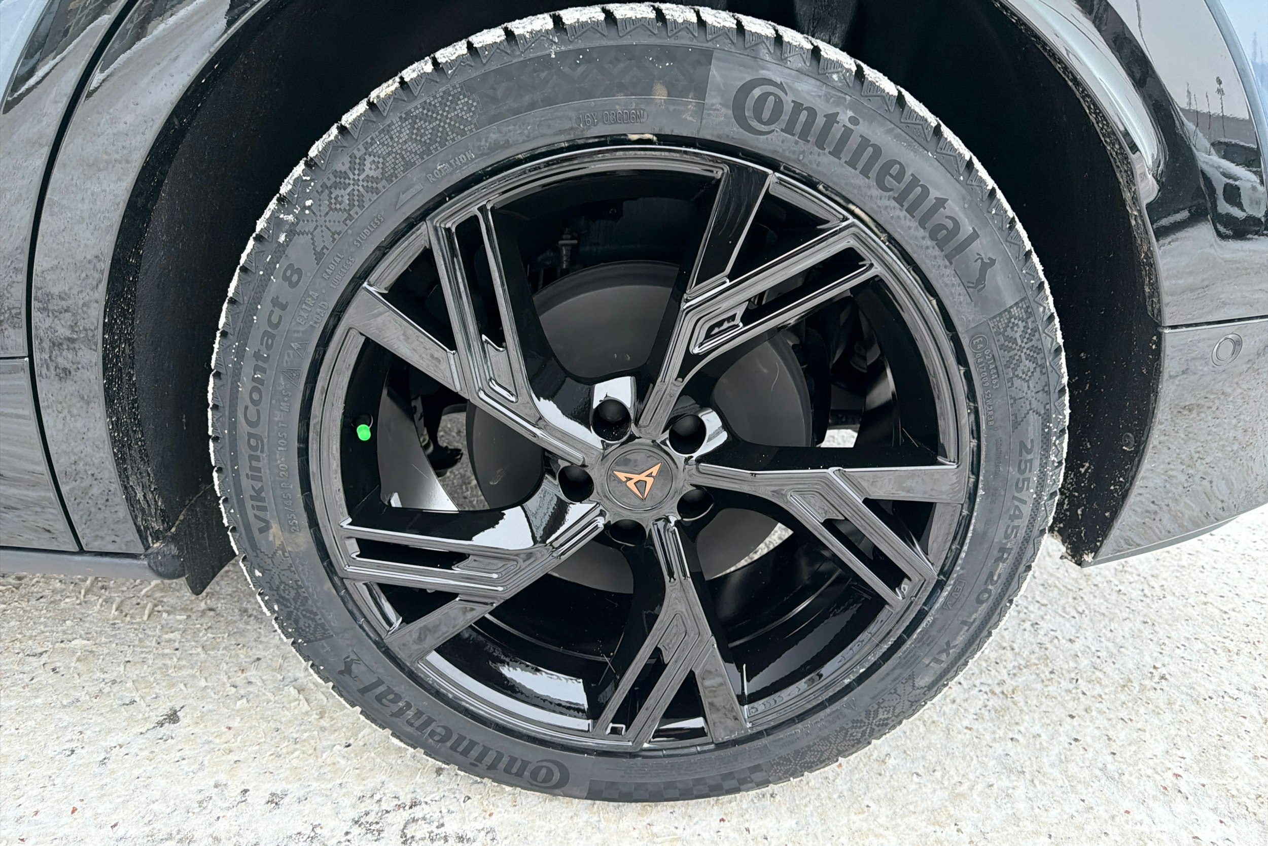 sininen CUPRA Tavascan 2026 kuva 10.