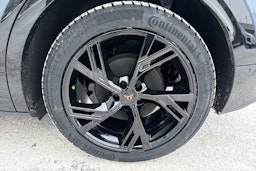 sininen CUPRA Tavascan 2026 kuva 10.