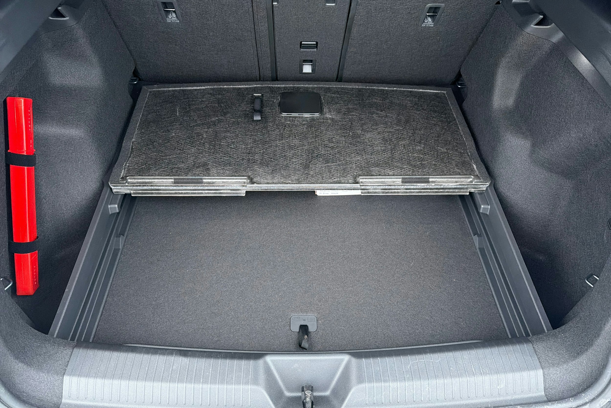 sininen CUPRA Tavascan 2026 kuva 12.