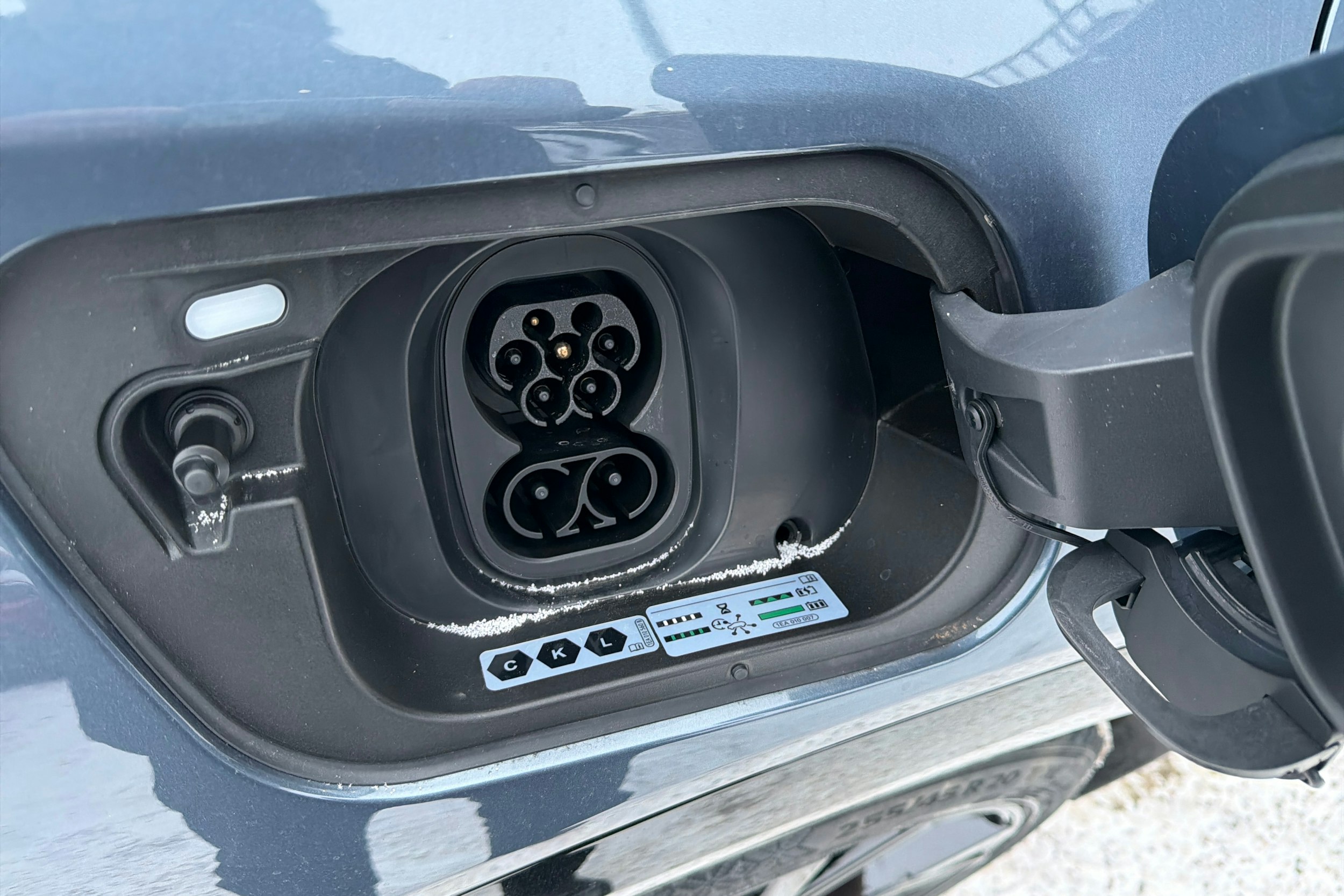 sininen CUPRA Tavascan 2026 kuva 13.